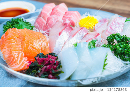 刺身盛り合わせ Japanese Sashimi Platter 刺身盛り合わせ Japanese Sashimi Platter 134178868