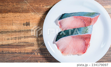 鰤の切り身 134179097