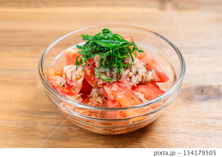 トマトとツナの和え物 134179505