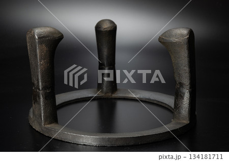 猫足炉用五徳1｜釜師 金森浄栄 作の端正な茶道具 134181711