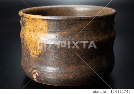 瀬戸 渋紙手建水2｜大萱八坂窯 加藤芳右衛門 作の味わい深い茶道具 134181743