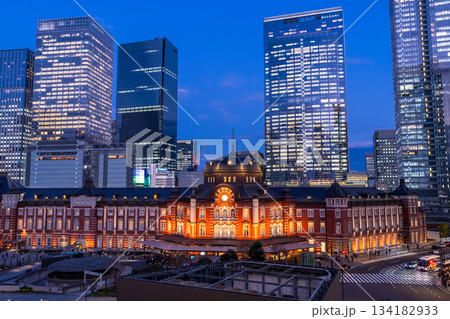 《東京都》東京駅の夜景 134182933