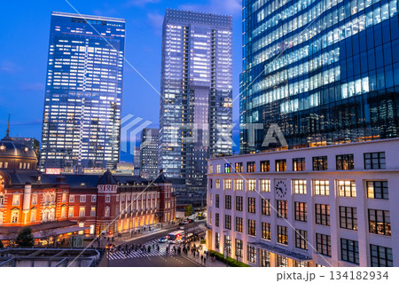 《東京都》東京駅の夜景 《東京都》東京駅の夜景 134182934