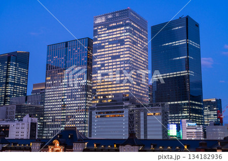 《東京都》東京駅の夜景 《東京都》東京駅の夜景 134182936