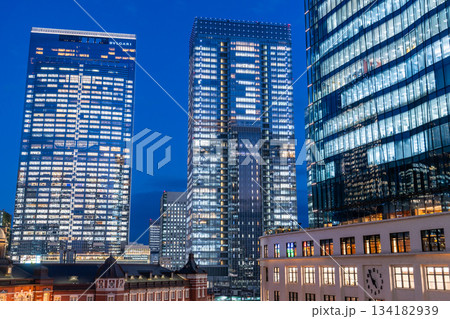 《東京都》東京駅の夜景 《東京都》東京駅の夜景 134182939
