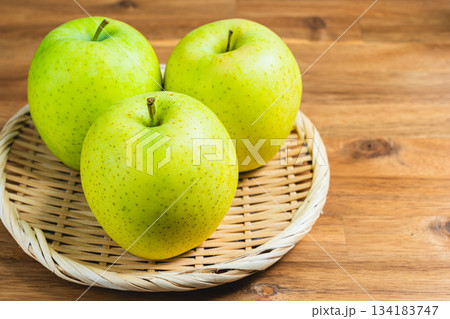 王林りんご 134183747