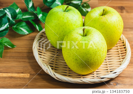 王林りんご 134183750