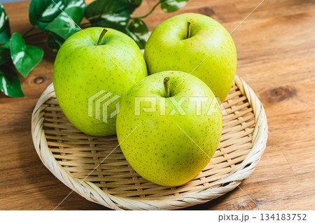 王林りんご 134183752