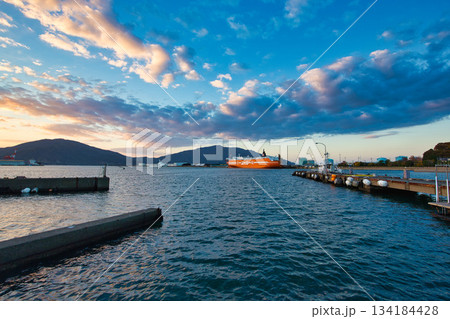 敦賀金ケ崎緑地の夕暮れ 134184428