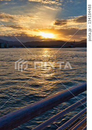 敦賀金ケ崎緑地の夕暮れ 134184488