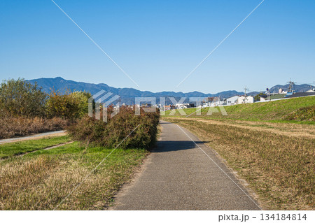 桂川河川敷風景　京都市 134184814