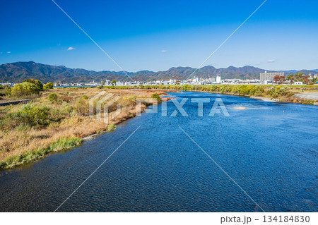 初冬の桂川風景 京都市 初冬の桂川風景 京都市 134184830