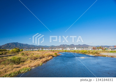 初冬の桂川風景 京都市 初冬の桂川風景 京都市 134184831