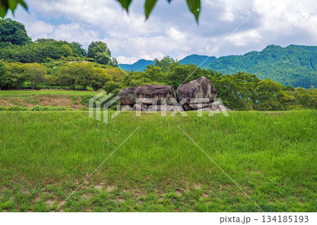 奈良 石舞台古墳 遠景 134185193