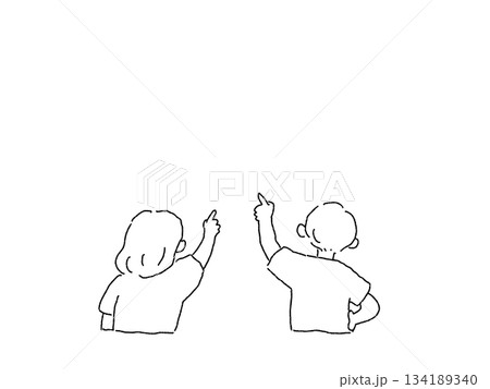 指をさす子供の後ろ姿、線画 134189340