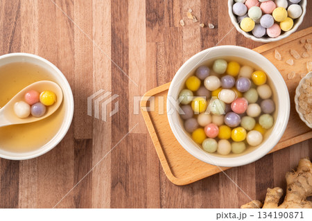 カラフル 多彩 色とりどり 134190871