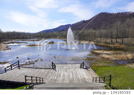 ふくろう池の七色の噴水（忠別ダム） 134195593