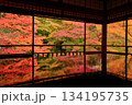 瑠璃光院の紅葉 134195735