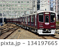大阪梅田へ向かう阪急神戸線 2000系 134197665