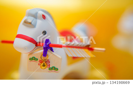 午年のお正月素材（年賀状素材） 134198669