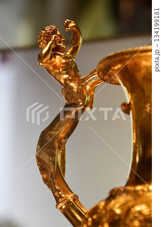 ブルガリア、ソフィア郊外、ボヤナ、国立歴史博物館、黄金の壺の持ち手 134199181