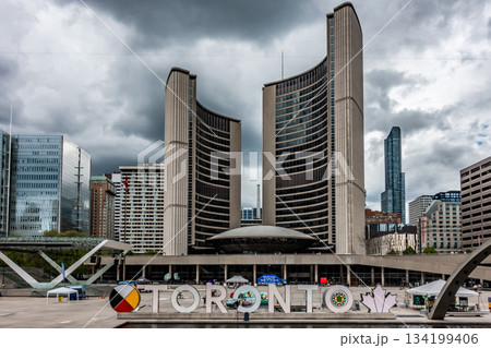 TORONTO, CANADA - May, 2025: View of Toronto Sign on Nathan Phillips Square, in Toronto, City Hall TORONTO, CANADA - May, 2025: View of Toronto Sign on Nathan Phillips Square, in Toronto, City Hall 134199406