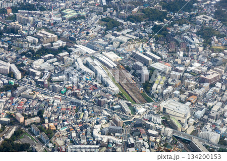 川崎市高津区の田園都市線梶が谷駅付近を空撮 134200153