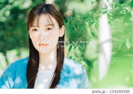 屋外女性ポートレート 屋外女性ポートレート 134200380