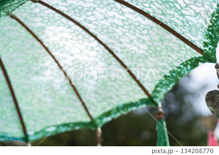 バリ風レース傘の装飾 緑 バリ風レース傘の装飾 緑 134208770