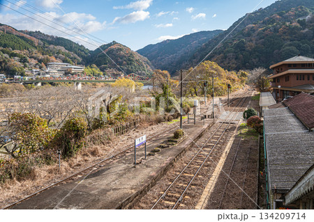 笠置駅構内風景 JR西日本 京都府笠置町 笠置駅構内風景 JR西日本 京都府笠置町 134209714