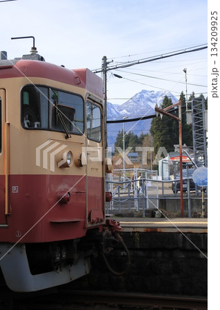 妙高高原駅に停車中のえちごトキめき鉄道455・413系電車_2025/11/23撮影 134209925