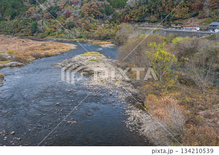 初冬の木津川風景　京都府笠置町 134210539