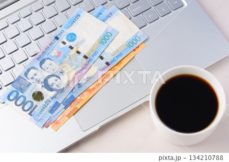 フィリピン・ペソ(PHP) - フィリピンの通貨、フィリピン・ペソ(PHP)の紙幣 フィリピン・ペソ(PHP) - フィリピンの通貨、フィリピン・ペソ(PHP)の紙幣 134210788
