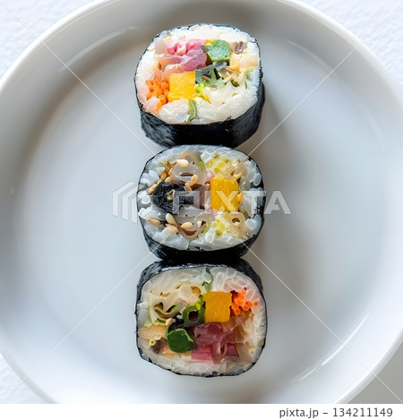 色鮮やかな具材が見えるミニマルなフードフォト 134211149