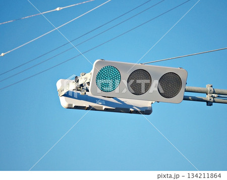 信号機　緑 134211864