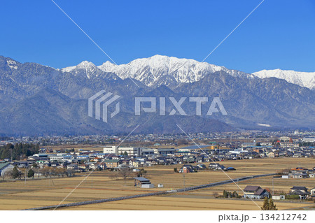 初冬の安曇野と北アルプス 134212742