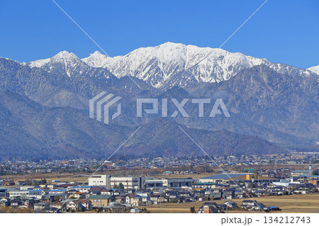 初冬の安曇野と北アルプス 134212743