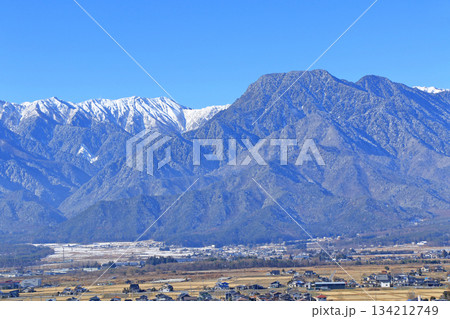 初冬の安曇野と北アルプス 初冬の安曇野と北アルプス 134212749