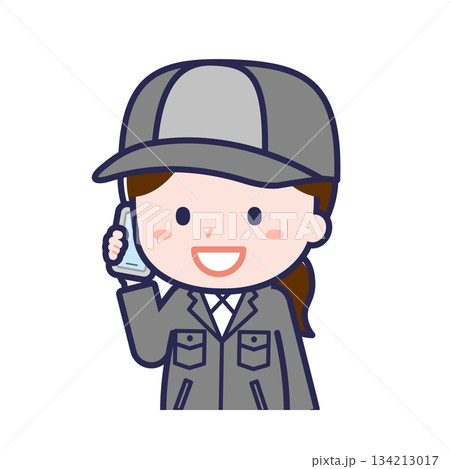 スマートフォンを使う「工場作業員」の女性 134213017