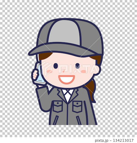 一名女性「工廠女工」正在使用智慧型手機 一名女性「工廠女工」正在使用智慧型手機 134213017