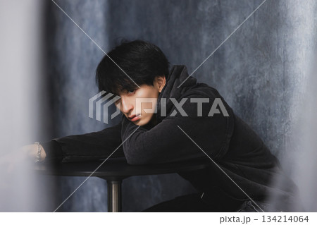 男性のポートレート　 134214064