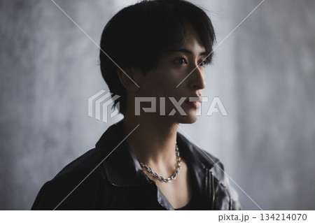 男性のポートレート　 134214070