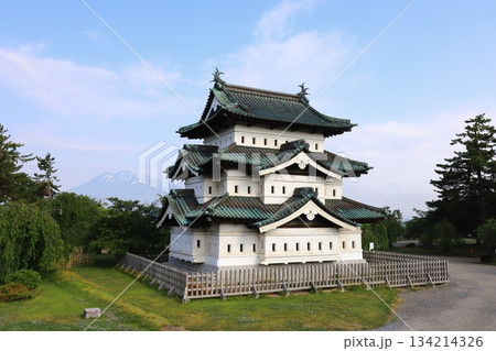 青森　弘前　弘前城　天守 134214326