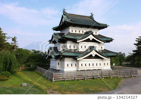 青森　弘前　弘前城　天守 134214327