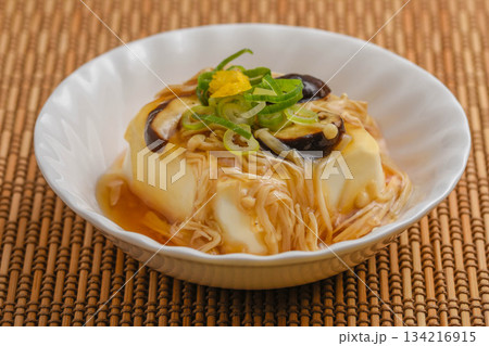 湯豆腐のキノコ餡かけ 湯豆腐のキノコ餡かけ 134216915