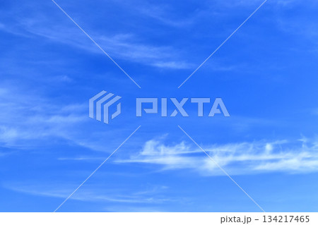 12月の冬の青空と白い雲 ( fix撮影 ) 12月の冬の青空と白い雲 ( fix撮影 ) 134217465