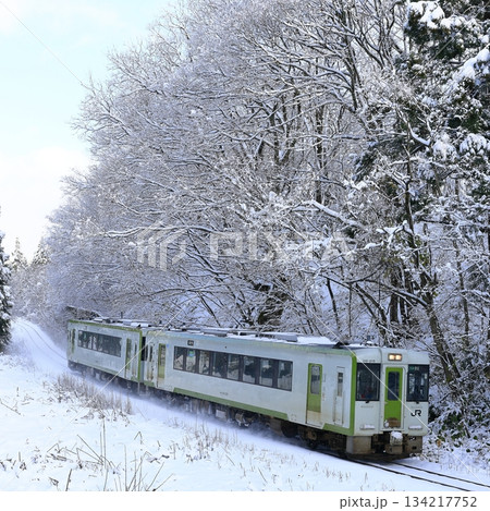雪景色の磐越西線 134217752