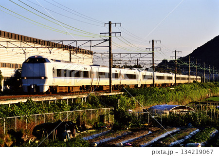 2007年　東海道線を走る681系特急サンダーバード12両 134219067