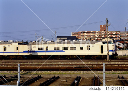 2007年 工場で解体を待つ419系電車 2007年 工場で解体を待つ419系電車 134219161