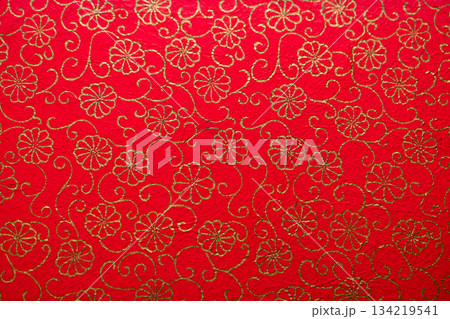 木版手摺り吉祥文様の菊唐草和紙 134219541